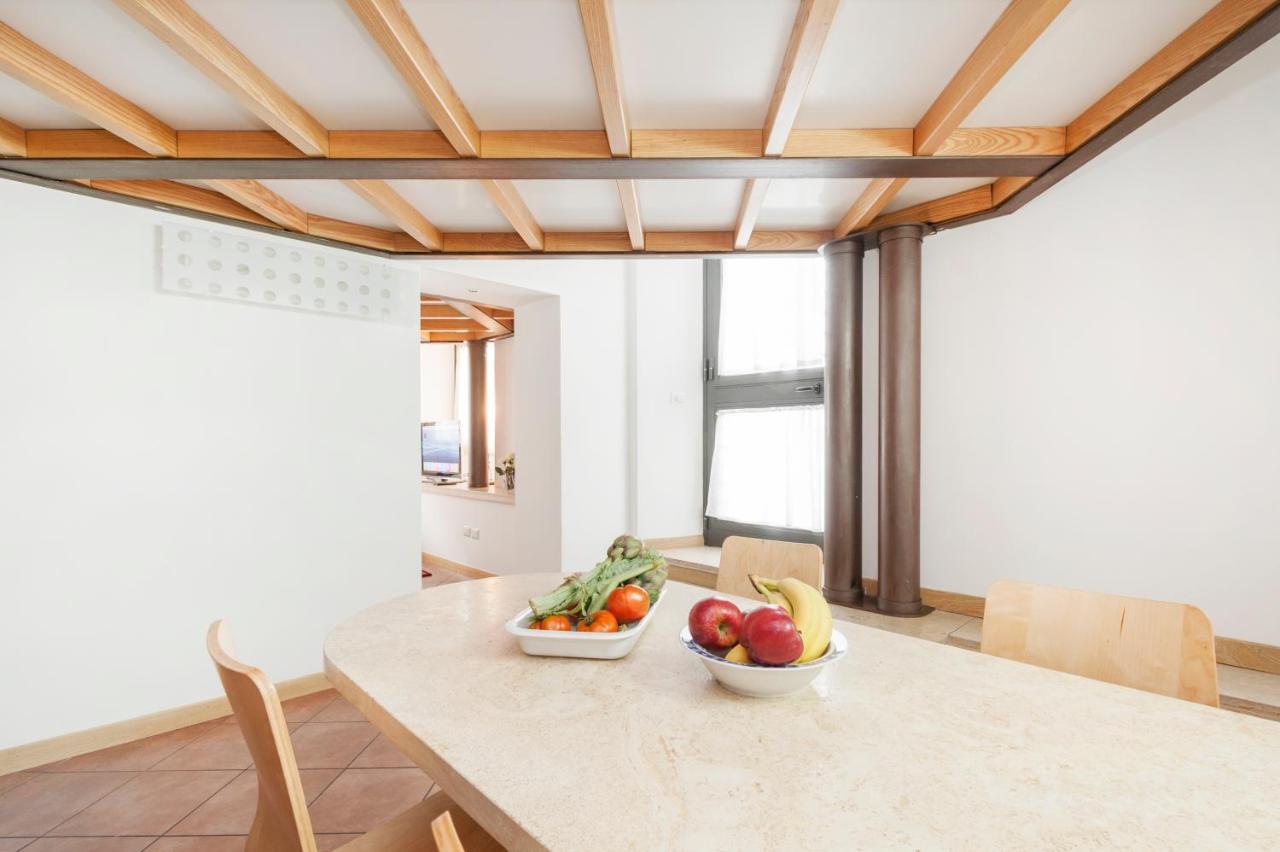 Inviting 3-bed In 4mins To Colosseo Rom